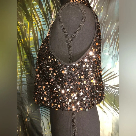 Sleeveless Sequin Crop top - Picture 10 of 12